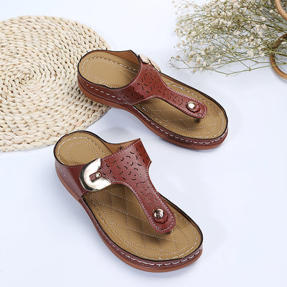 Sommar Nya Kvinnors Metall Dekor Feature Mönster Wedge Flip-Flops