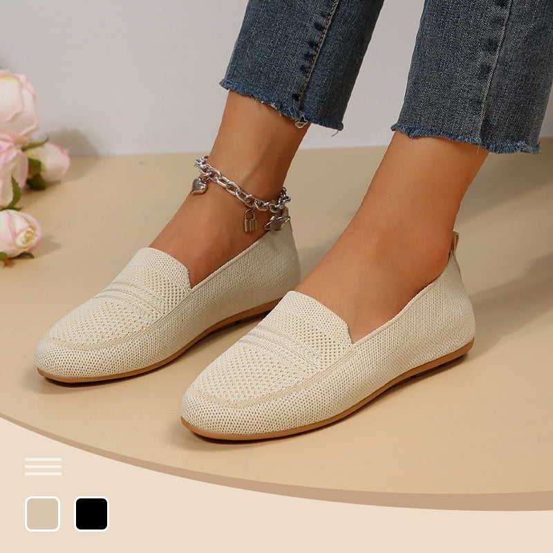 Slip-on-skor för kvinnor med en platt och mjuk sula