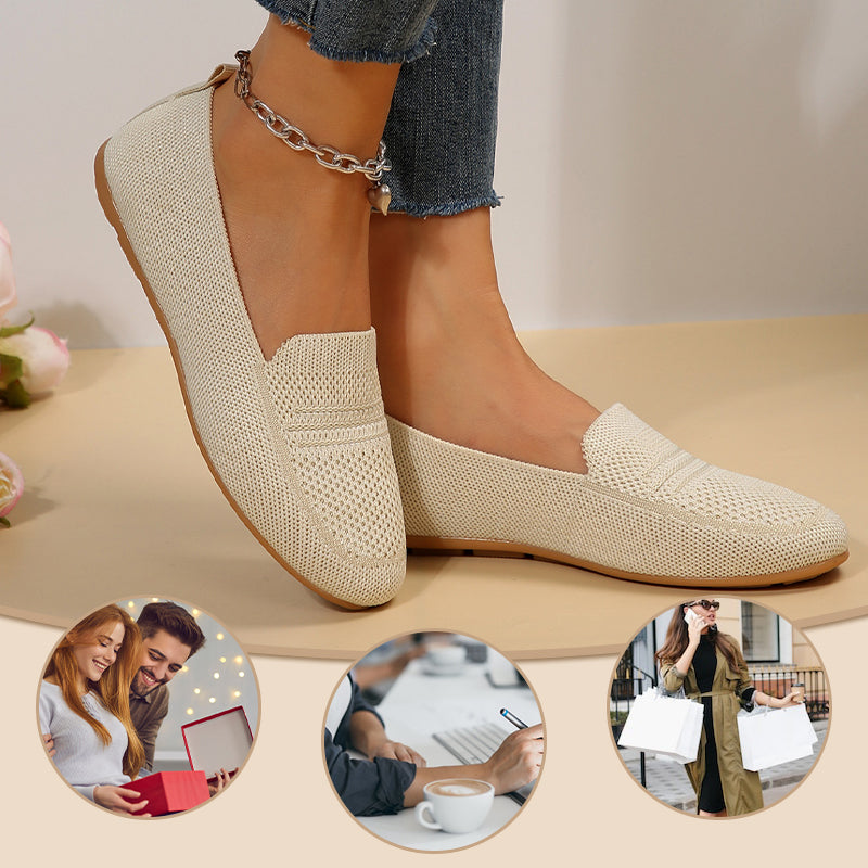 Slip-on-skor för kvinnor med en platt och mjuk sula