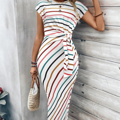 👗 60 % RABATT! 💃 Elegant klänning med knuten midja – smickrande passform, flödande tyg och perfekt för speciella tillfällen ✨