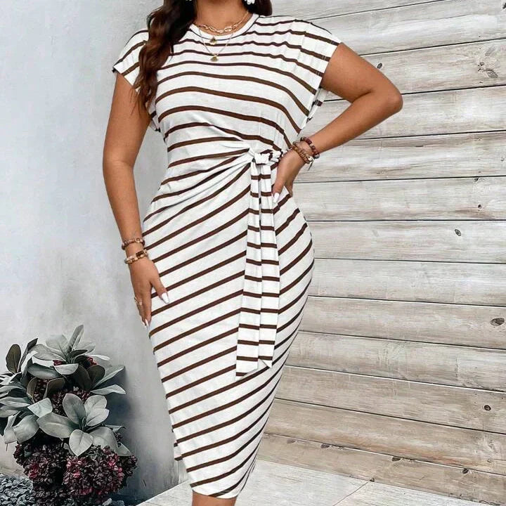 👗 60 % RABATT! 💃 Elegant klänning med knuten midja – smickrande passform, flödande tyg och perfekt för speciella tillfällen ✨